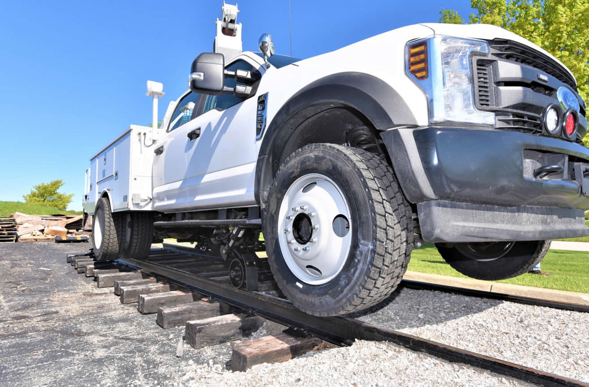 3333 Under Cab Rail Gear